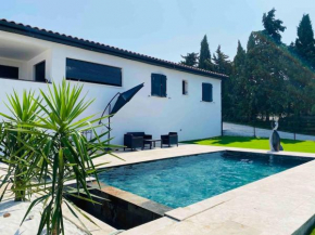 VILLA NEUVE piscine débordement